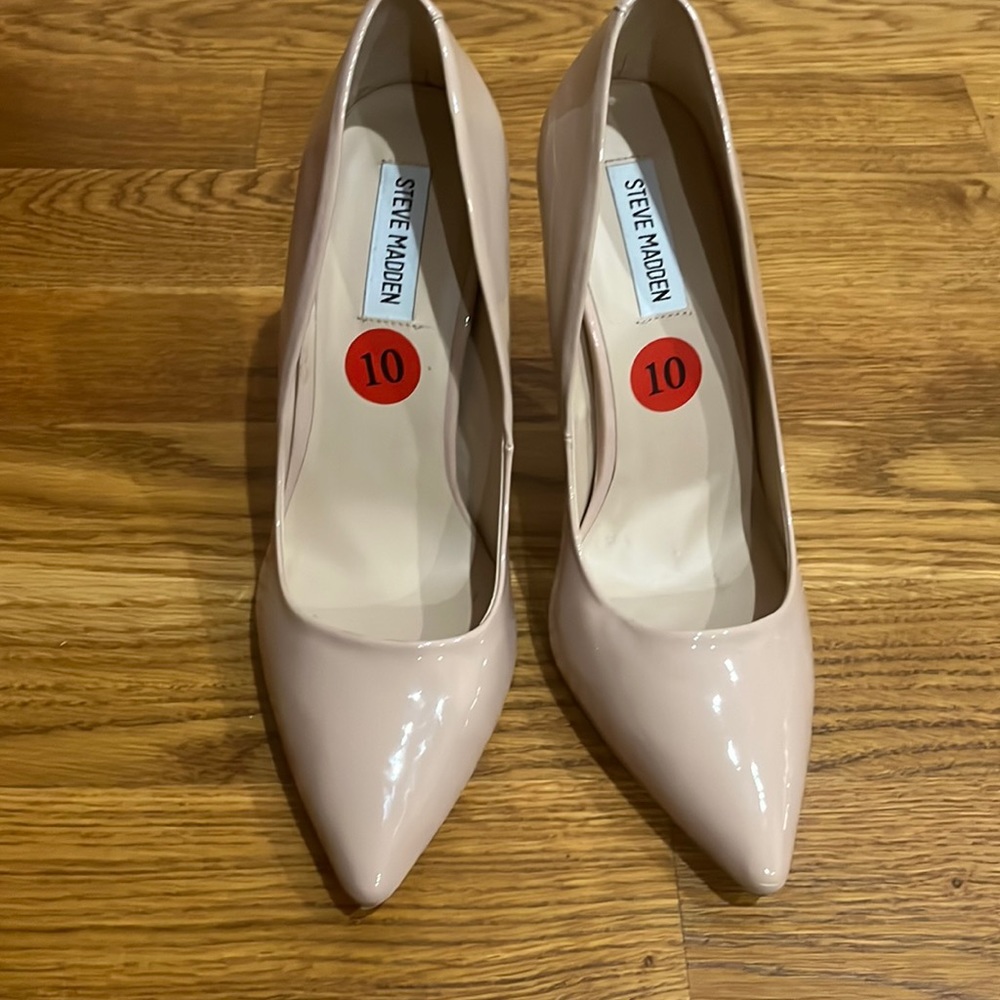 NEW STEVE MADDEN PATENT POINT TOE STILETTO PUMPS SZ 10